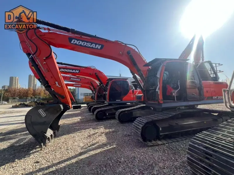 Used Doosan 300LCA Excavator Large Tracked Engineering Equipment